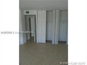 Foto del edificio - 700 NW 214th St