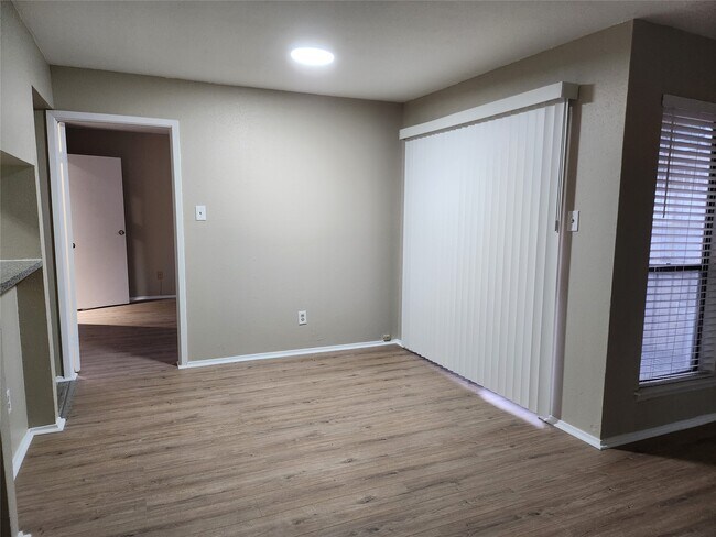 Building Photo - 6602 Harbor Town Dr