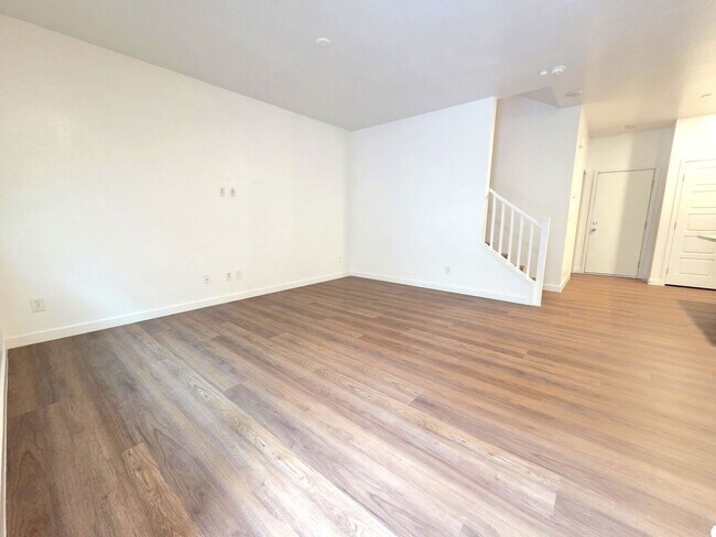 Foto del edificio - 5730 Sky Pointe Dr