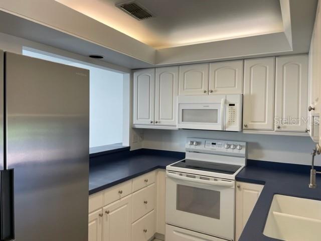 Building Photo - 747 SORRENTO INLT