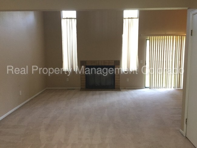 Foto del edificio - Beautiful Townhome in Stoneridge Park