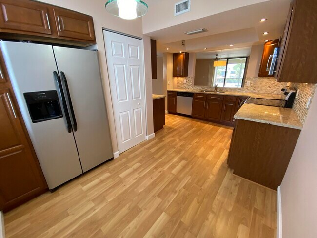 Foto del edificio - 7365 NW 18th St