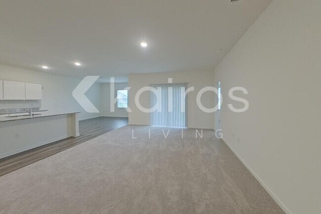 Building Photo - 631 Castillo Dr