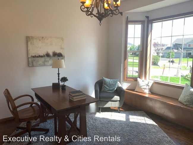 Foto del edificio - 6 br, 4 bath House - 6086 Summit Curve S