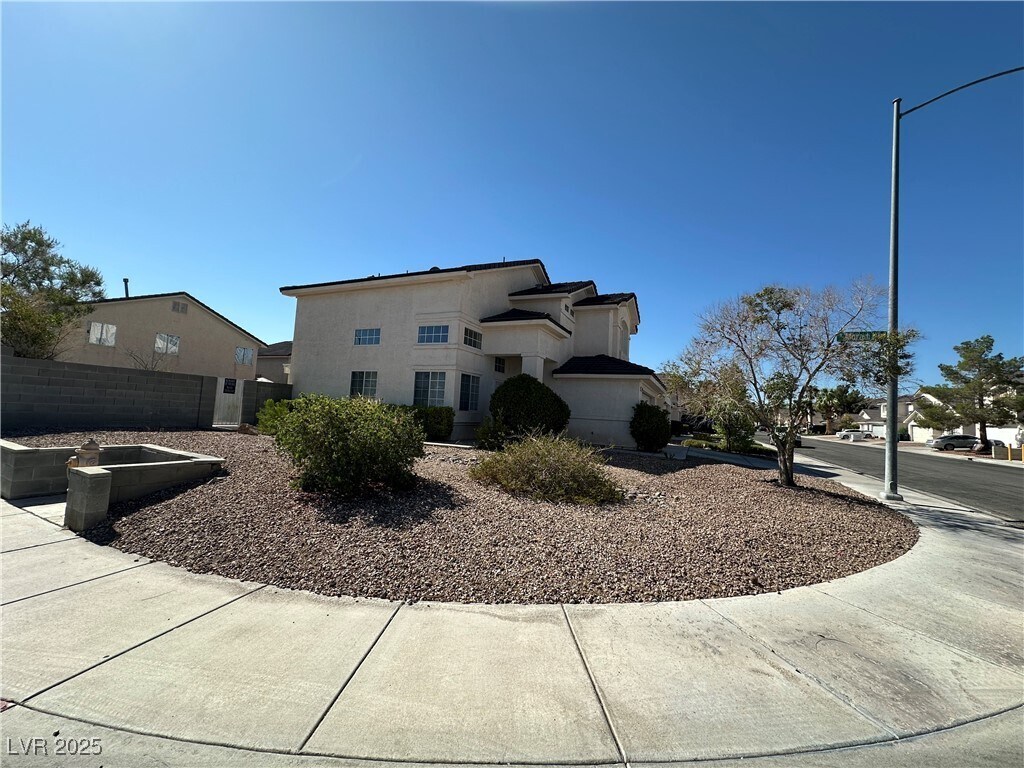 Foto principal - 7540 Flat Rock St