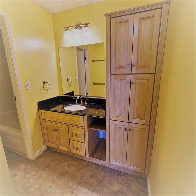 Building Photo - 98-450 Koauka Loop