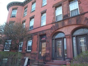 Building Photo - 1887 Beacon St