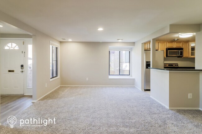 Foto del edificio - 9616 Brassie Way