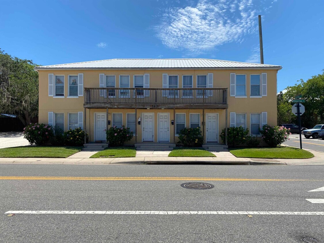 Foto principal - 147 Riberia St