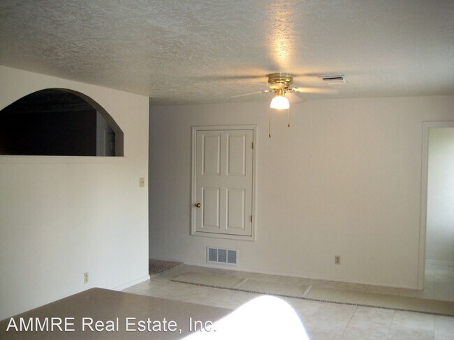 Building Photo - 3 br, 1.5 bath House - 12220 Morrow Ave. NE