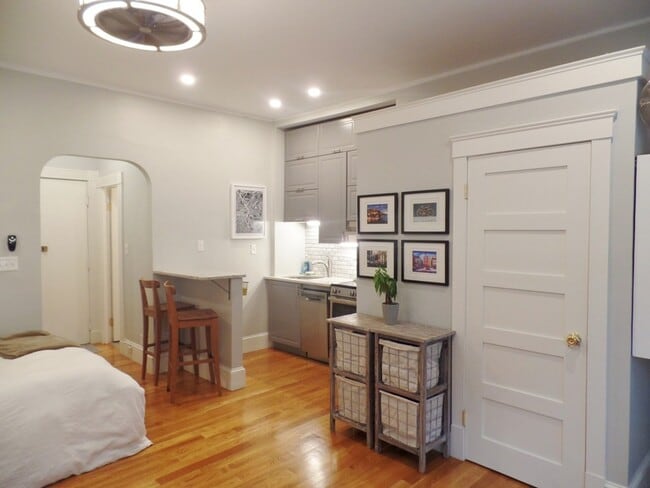 Building Photo - 30 Peterborough St