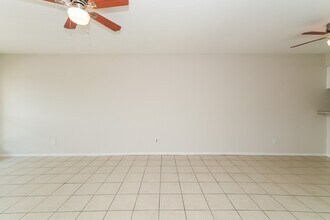 Building Photo - 4021 Briar Hollow Dr