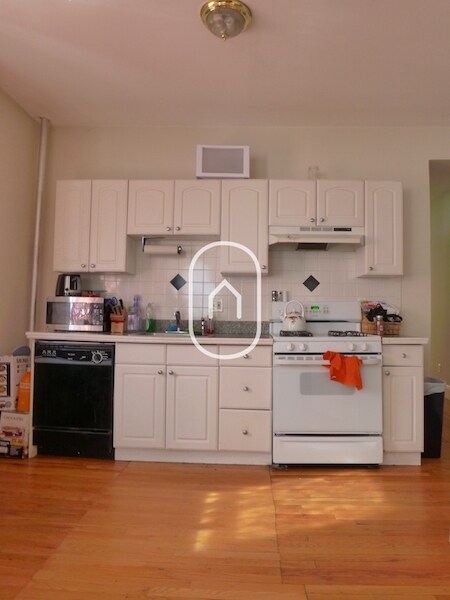 Foto del edificio - 183 Strathmore Rd