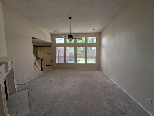 Building Photo - 1433 Fieldstone Dr