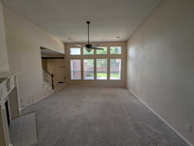 Foto del edificio - 1433 Fieldstone Dr