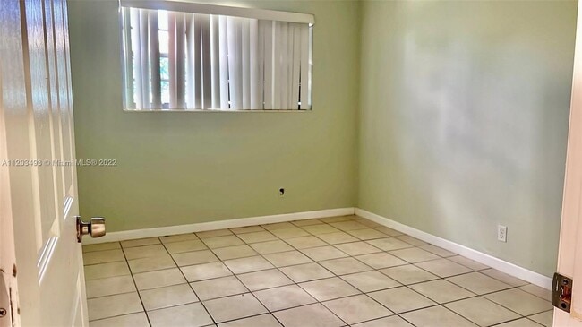 Building Photo - 1845 Pembroke Rd