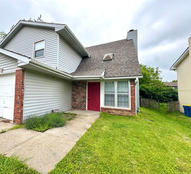 14001528 La Chateau Dr Unit 1412, Liberty, MO 64068 Room for Rent in