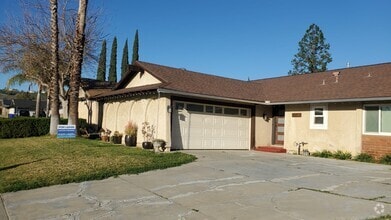 Building Photo - 2270 Yosemite Ave
