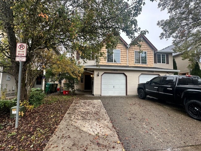 Building Photo - Convenient Beaverton Townhome!