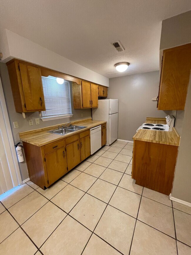 Foto del edificio - 3407 Maple Creek Ln