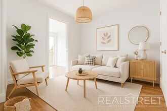 Building Photo - Luxury 2 BR in Bushwick with Balcony & Roof Deck!