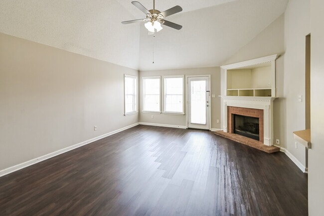 Foto del edificio - 10015 Cameron Ridge TR