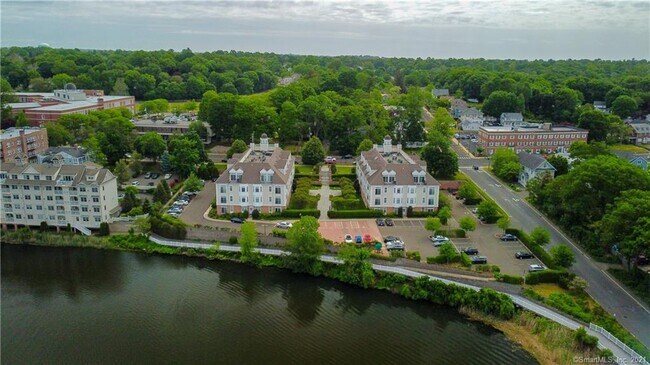 Foto del edificio - 144 East Ave
