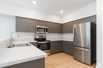 1BR, 1BA - 840SF - Redband Apartments