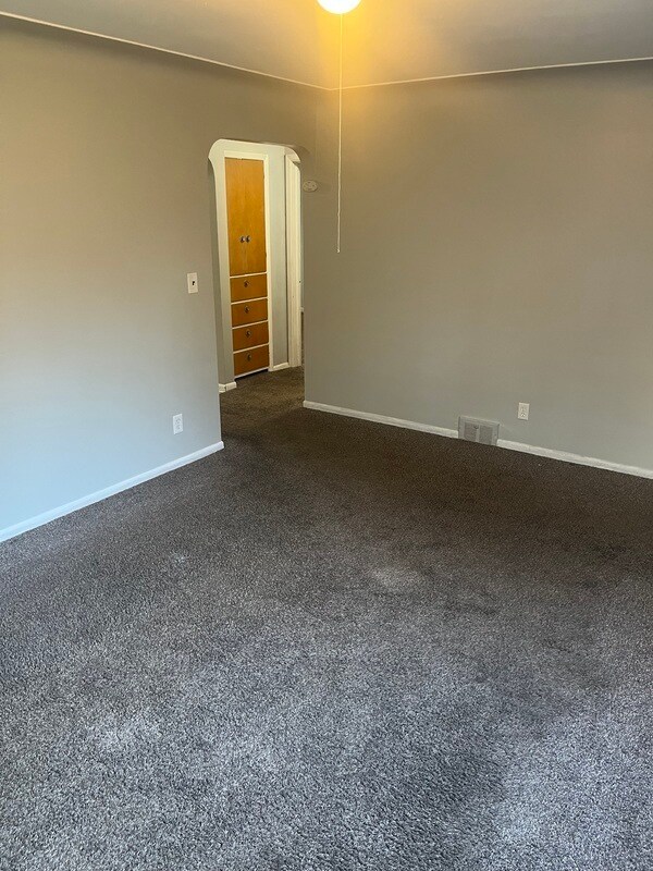 Foto del edificio - 2235 Ridgelawn Ave