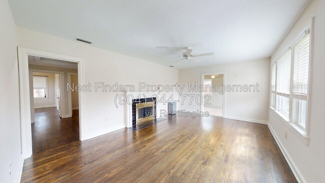 Foto del edificio - 2215 Larchmont Rd