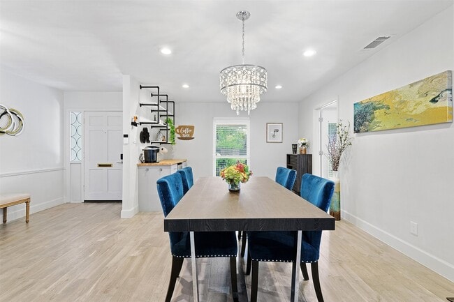 Building Photo - 5218 Imogene St