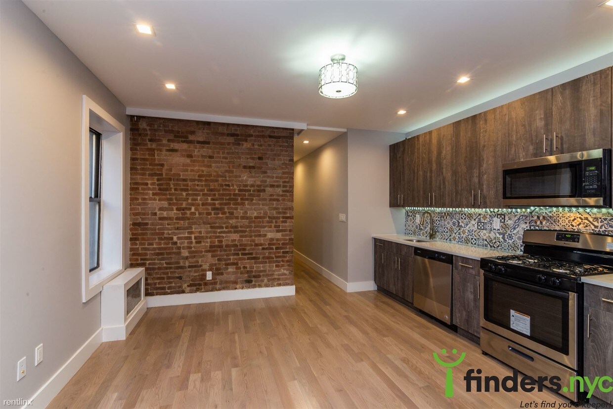 Primary Photo - 3 br, 1 bath Apartment - 560 W 192nd St 3C
