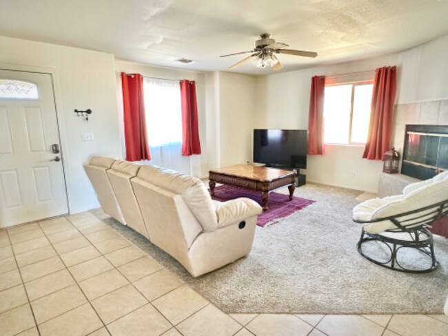 Foto del edificio - 5353 Encelia Dr