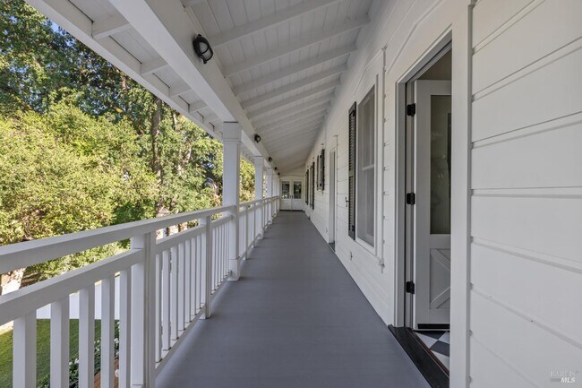 Foto del edificio - 989 Rutherford Rd