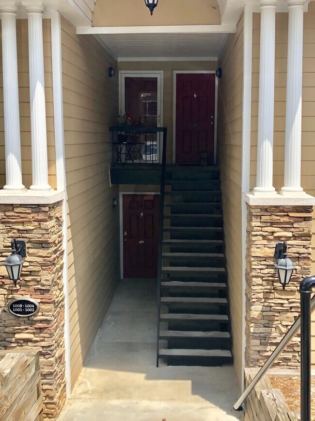 Foto del edificio - Very Spacious 2bd/2ba Condo in Brookhaven ...