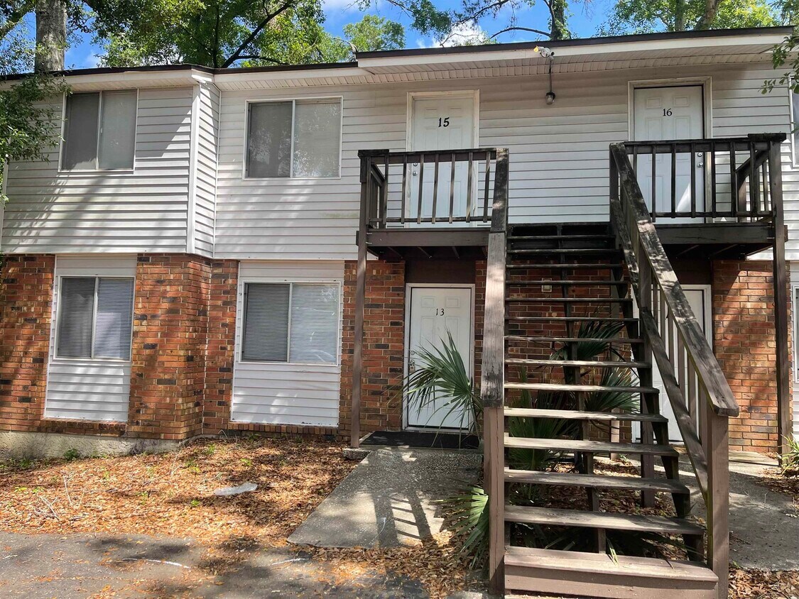 Primary Photo - 1848 Ivy Ln
