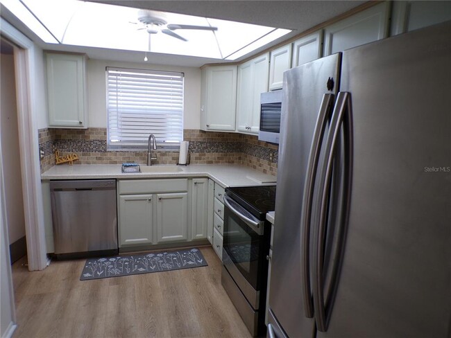 Foto del edificio - 102 Capri Isles Blvd