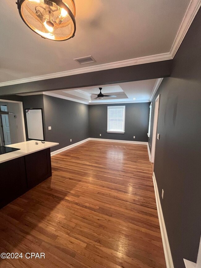 Building Photo - 122 N Claire Dr