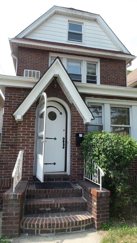 Primary Photo - 9507 71st Ave