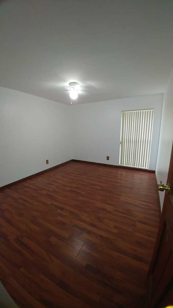 Building Photo - Great Renovated 3/1 |  Quiet family neighb...