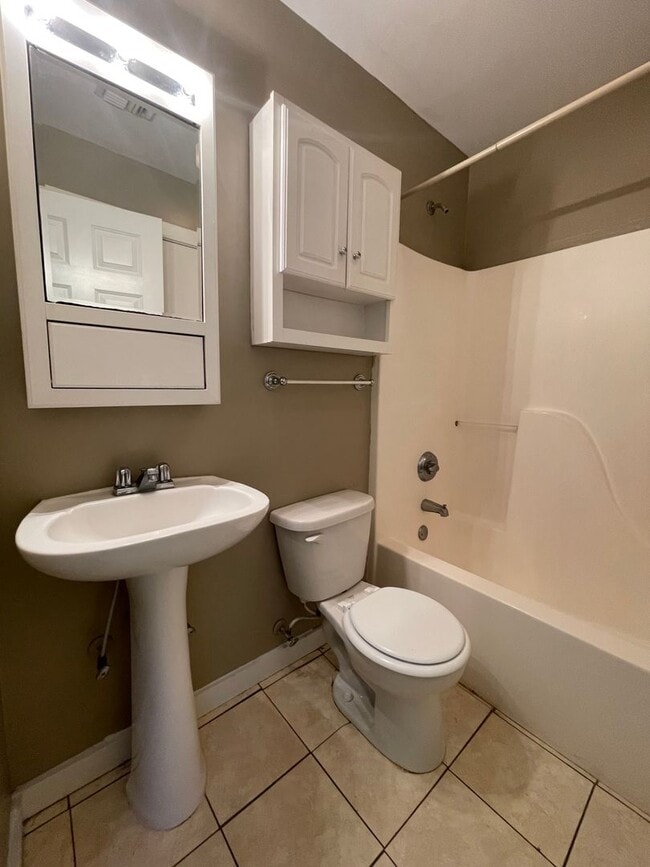 Building Photo - Three bedroom,  Two Bath ,Near UL , with Lawncare