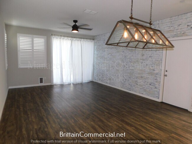 Foto del edificio - 1702 Brodea Ln