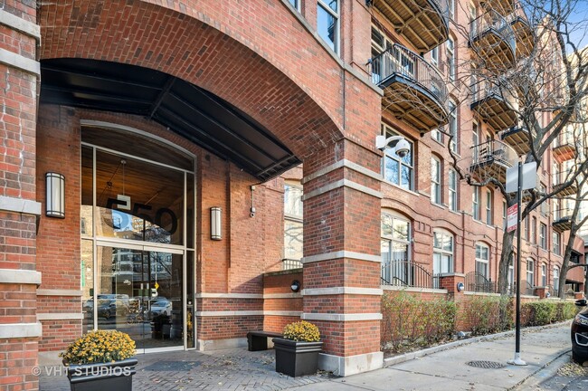 Foto del edificio - 550 N Kingsbury St