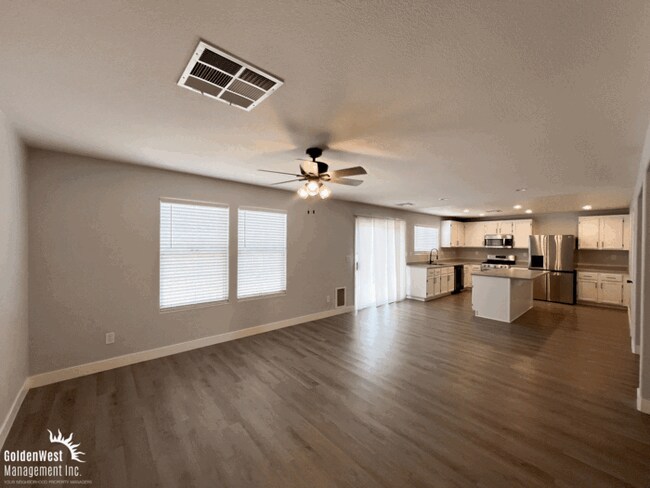 Foto del edificio - Stunning 3Bdm 2.5Ba Two Story Home in Moun...