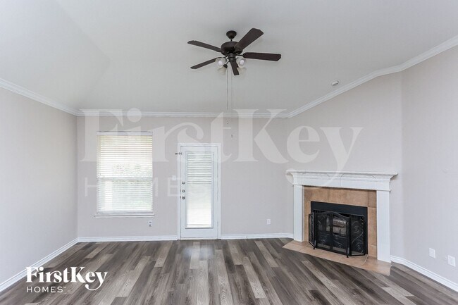 Foto del edificio - 905 Sheryn Dr