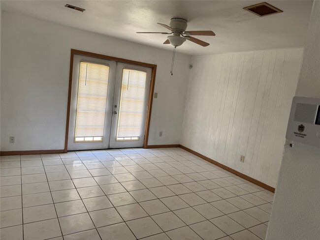 Foto del edificio - 9835 Eblen Dr