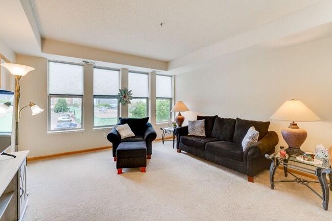 Foto del edificio - 150 E Burnsville Pkwy