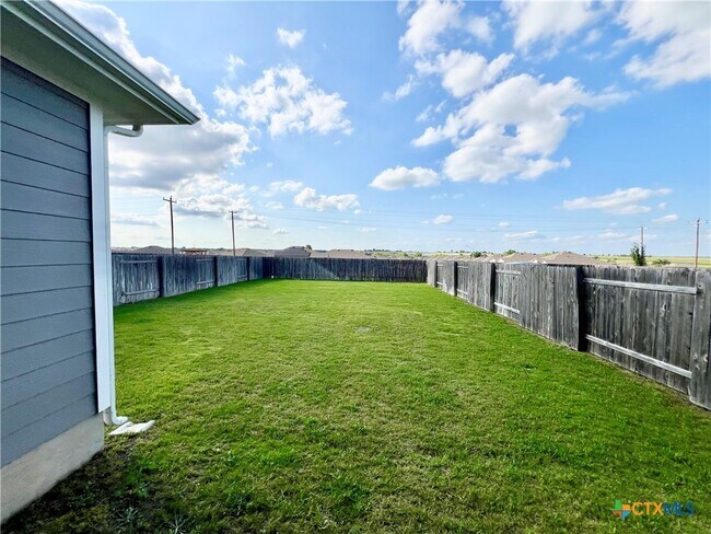 Building Photo - 239 Wild Wind Cv