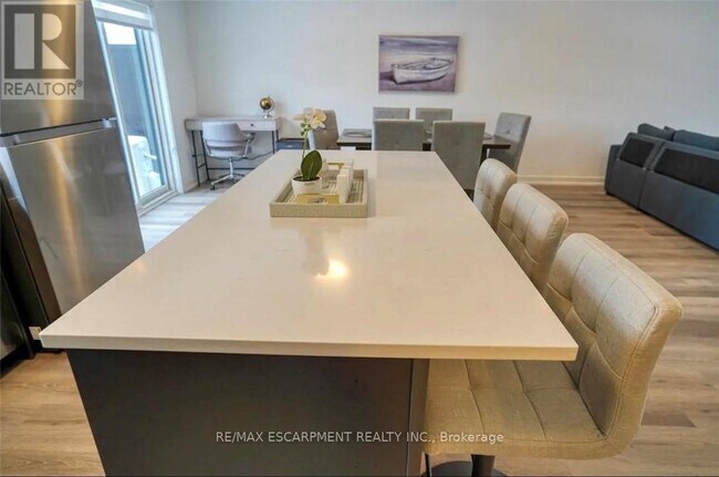 Building Photo - 721 - 4263 FOURTH AVENUE