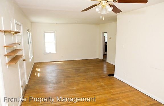 Building Photo - 913 Sunset Ave